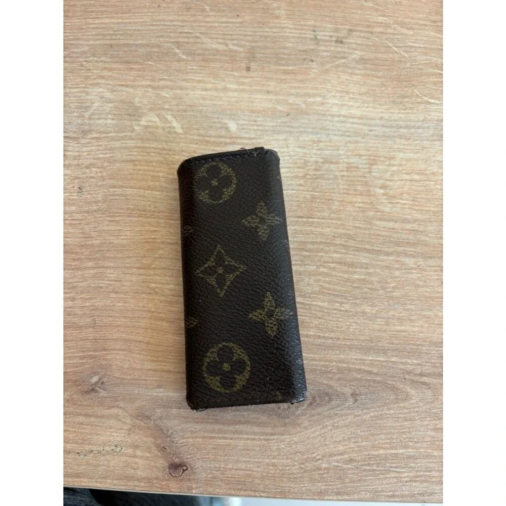 Authentic Louis Vuitton monogram key holder